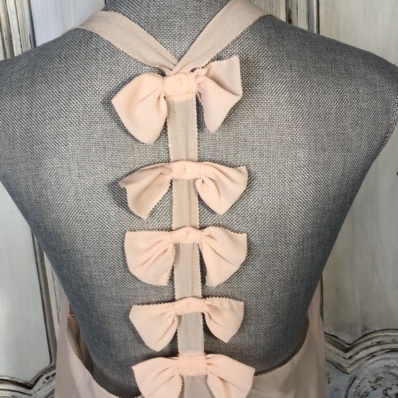 A.PEACH Unique Multi Bows Racer Back Sheer Soft Blush Top Size Large - Picture 6 of 9